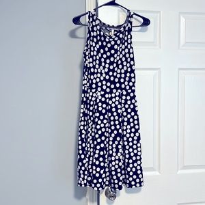 Women’s Black and White Sleeveless Flowy Dress